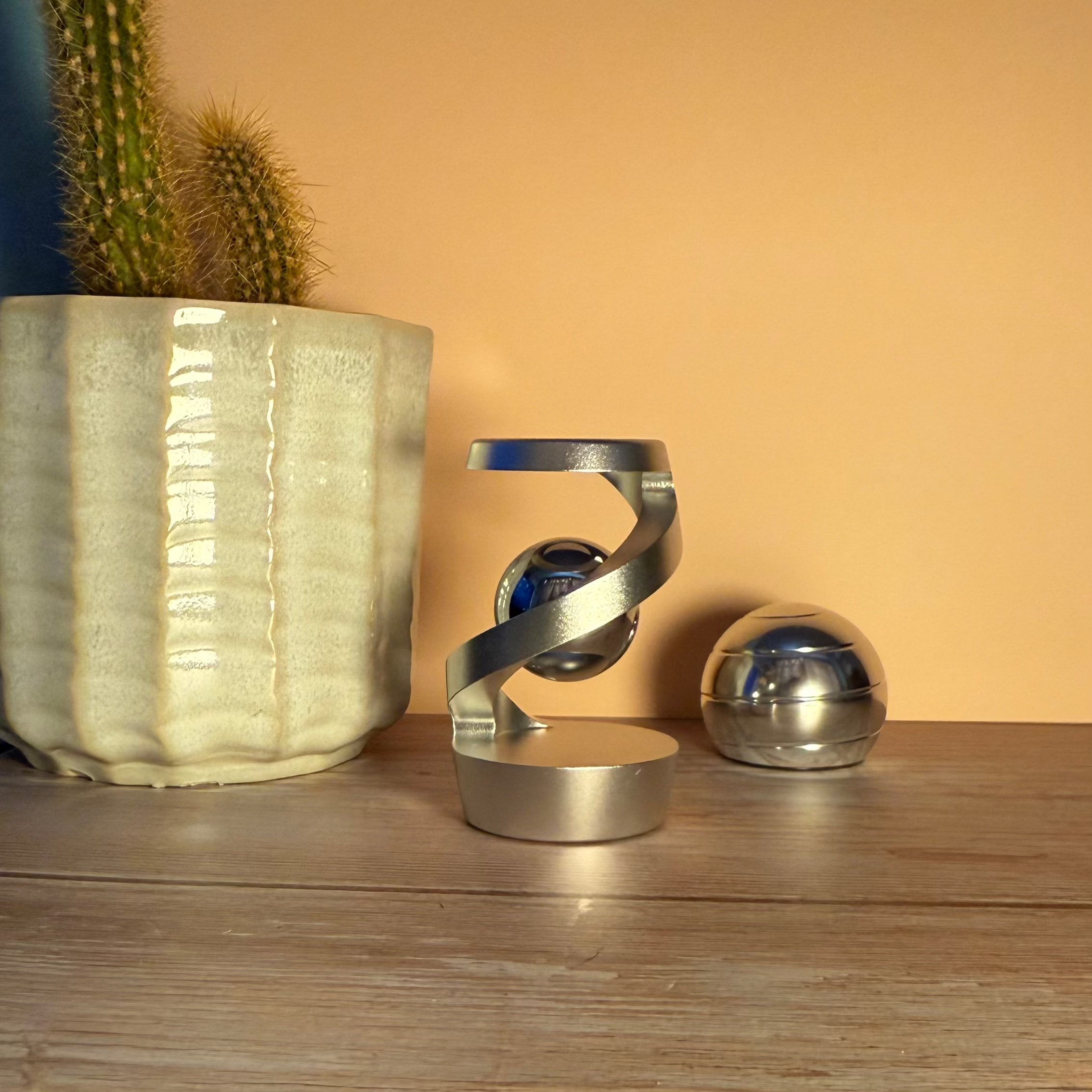 get Mind: Flow Spinner – Optical Illusion Desk Tool for Calm & Focus