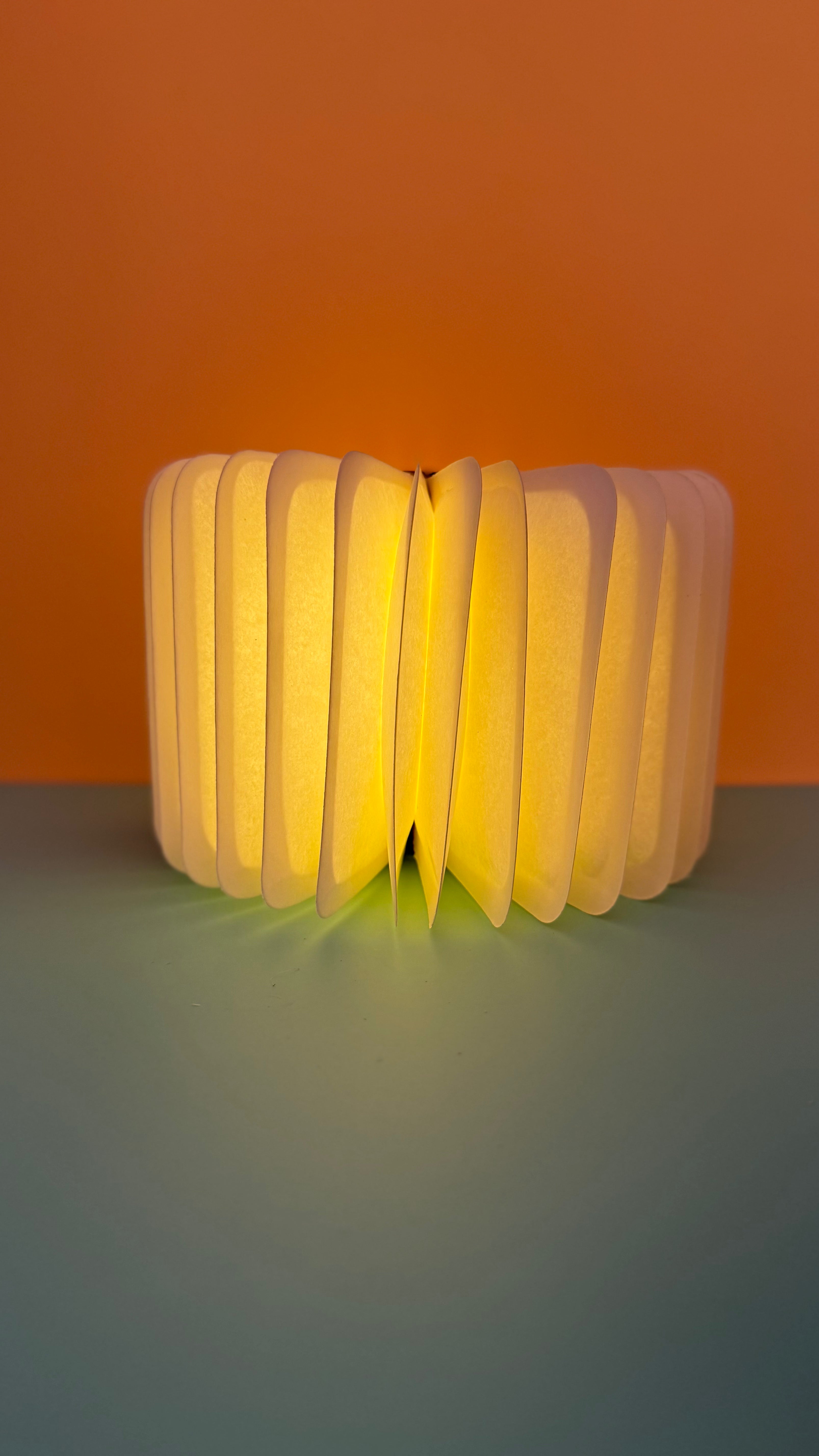 get Mind: Foldable Book Lamp – Portable Wooden Light for Calm Spaces
