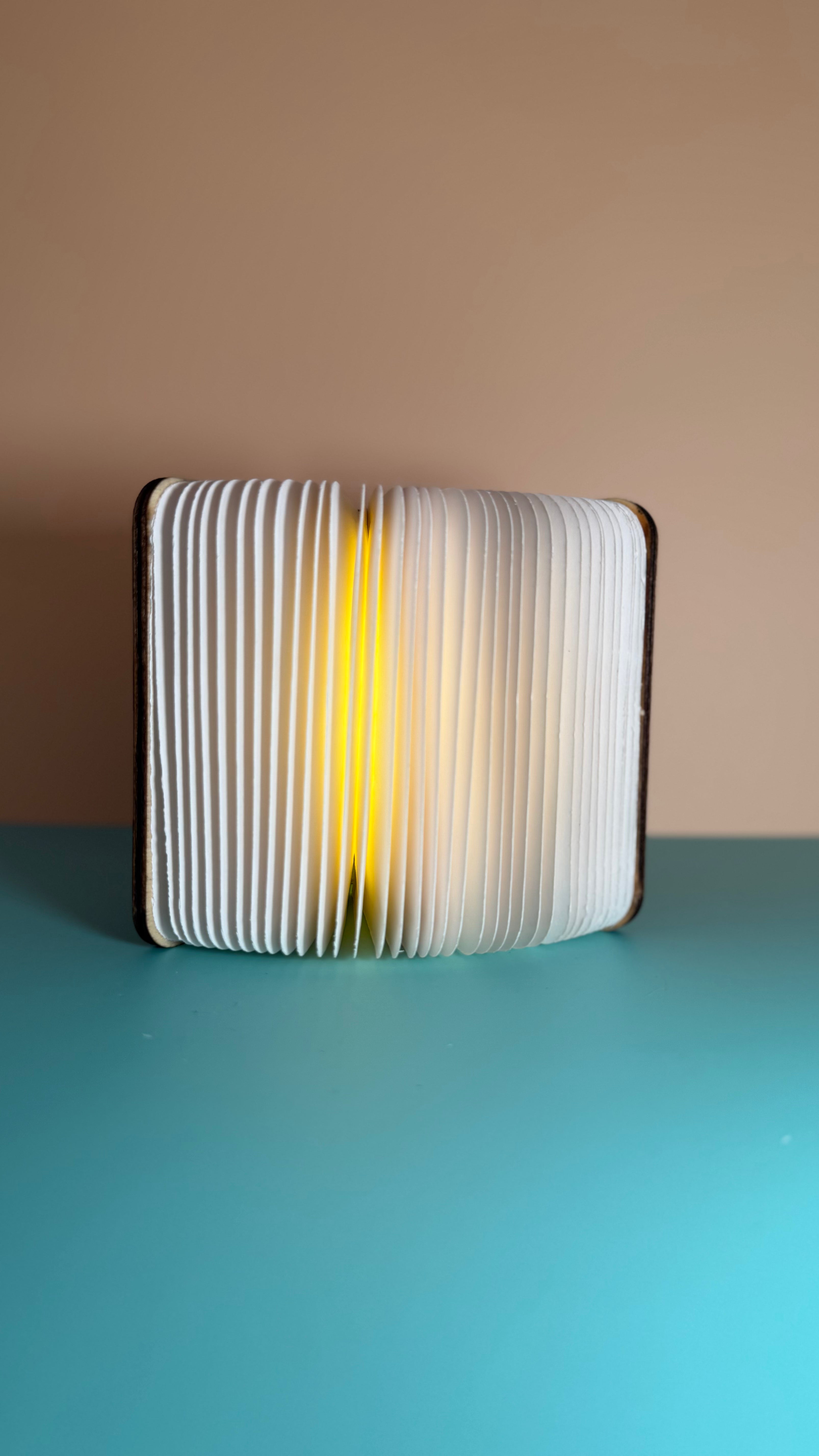 get Mind: Foldable Book Lamp – Portable Wooden Light for Calm Spaces