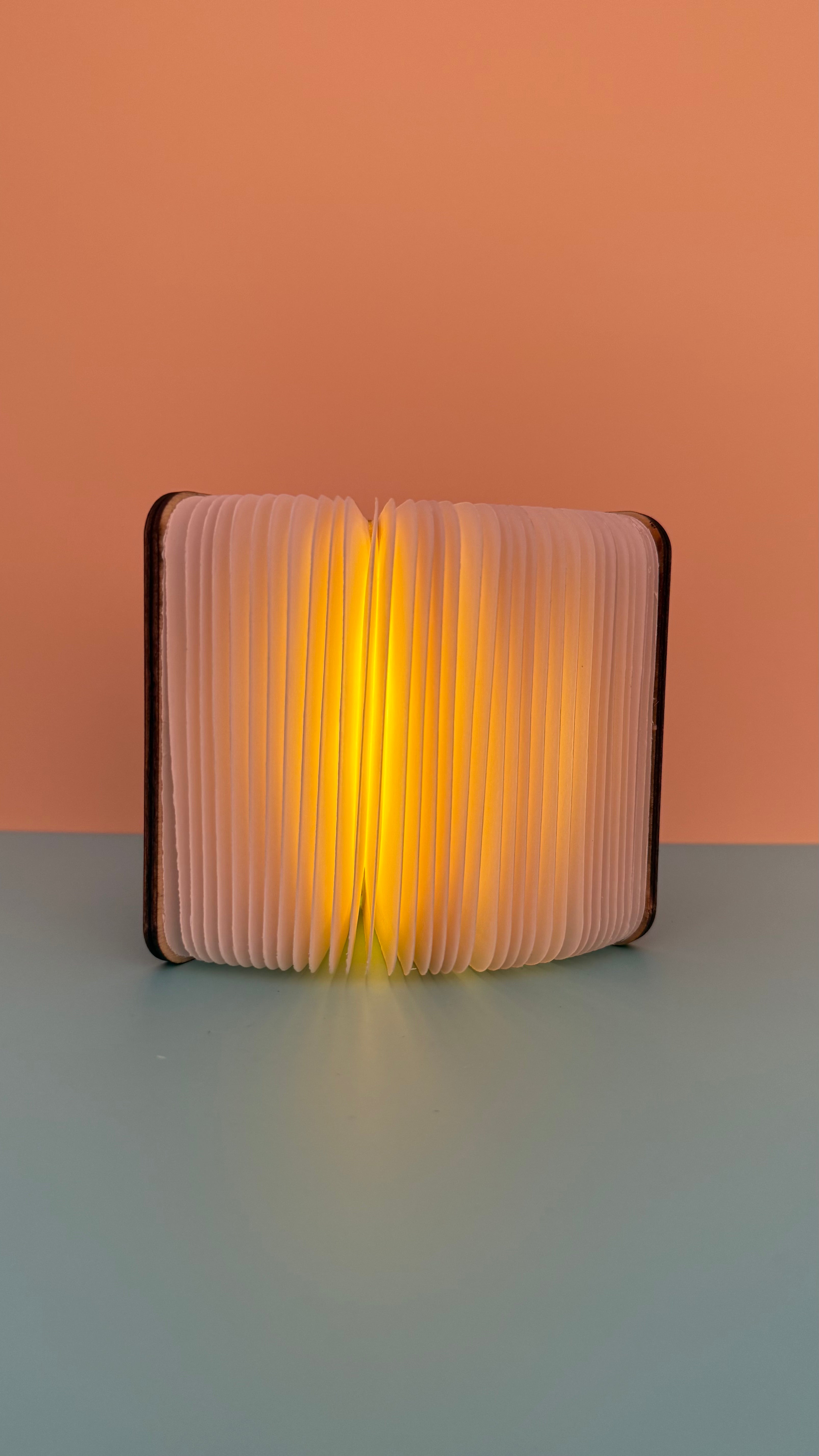 get Mind: Foldable Book Lamp – Portable Wooden Light for Calm Spaces